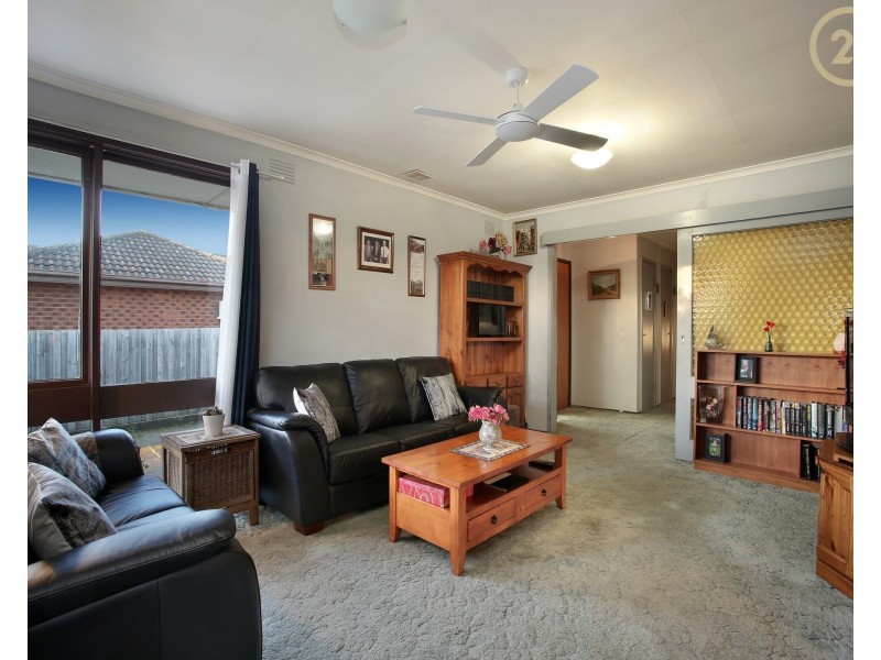 16 Rosalie Avenue, Cranbourne VIC 3977