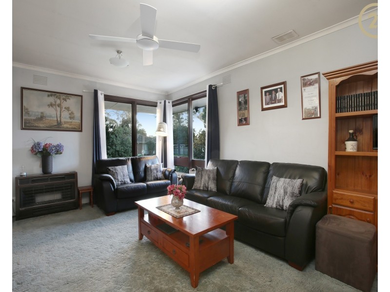 16 Rosalie Avenue, Cranbourne VIC 3977