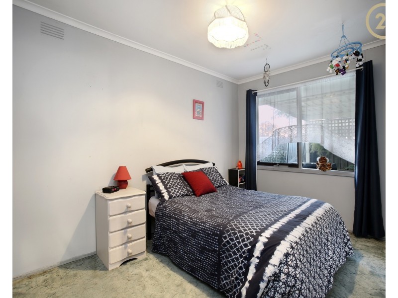 16 Rosalie Avenue, Cranbourne VIC 3977