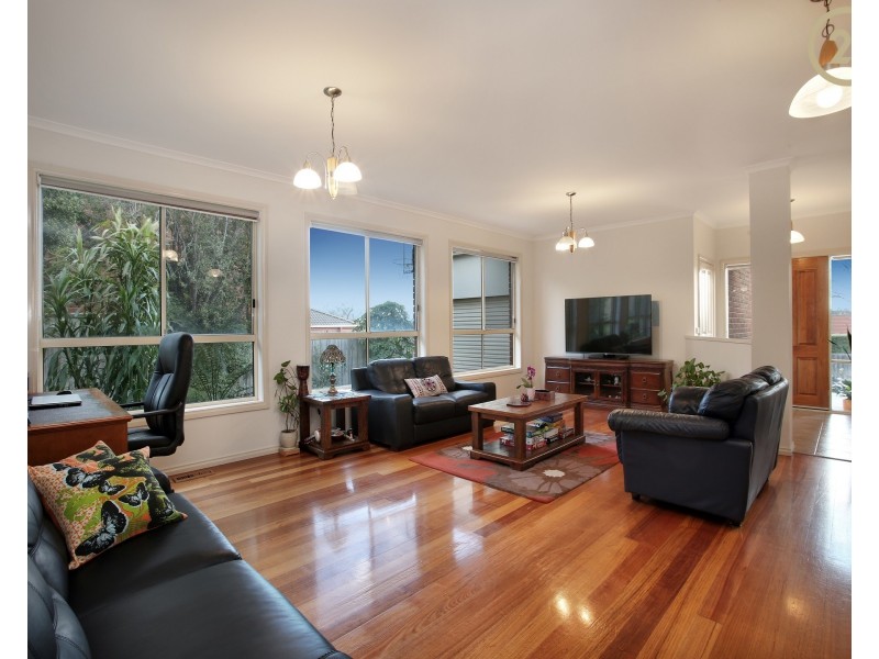 6 Bounty Way, Berwick VIC 3806