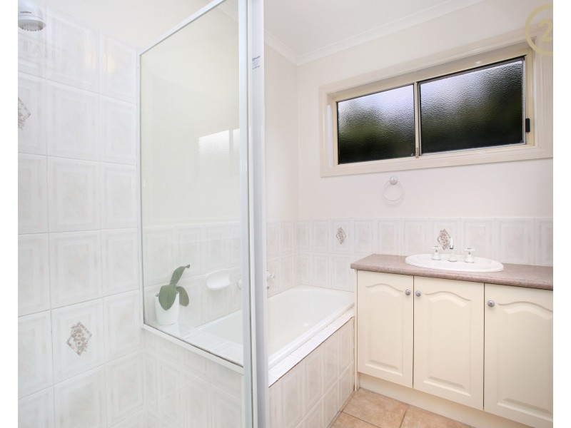 6 Bounty Way, Berwick VIC 3806