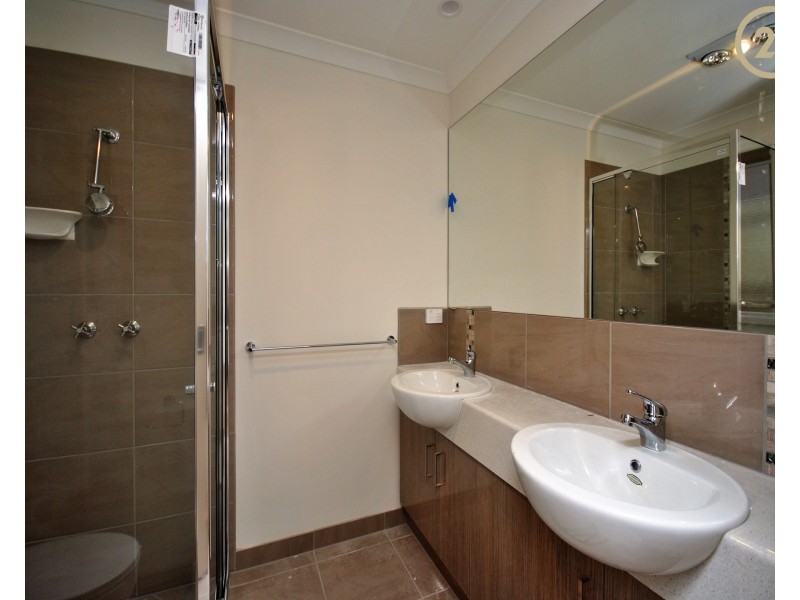 32  Kite Street, Clyde North VIC 3978