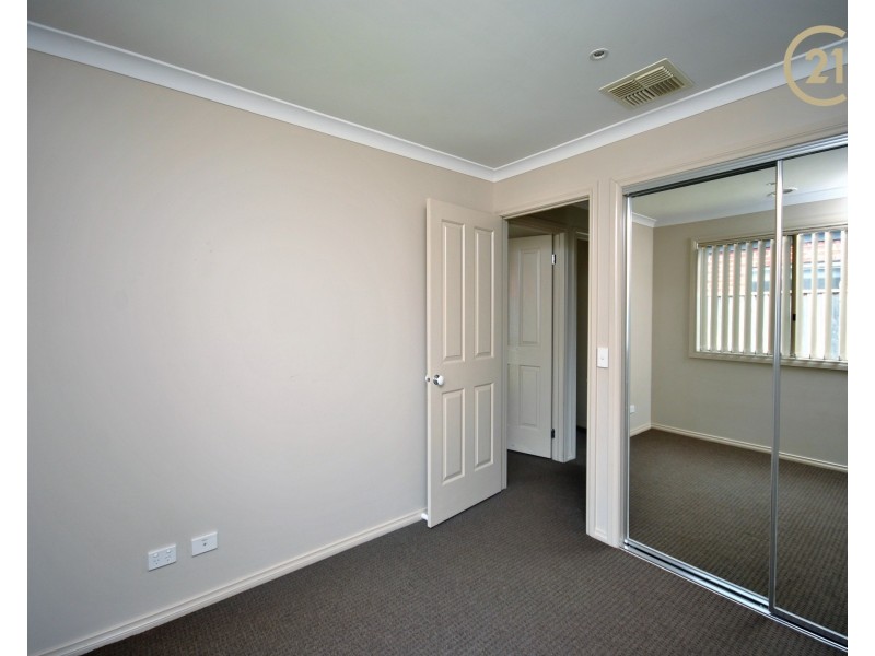 18 Blackledge Drive, Cranbourne East VIC 3977