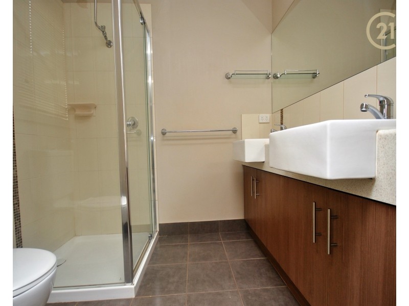 18 Blackledge Drive, Cranbourne East VIC 3977