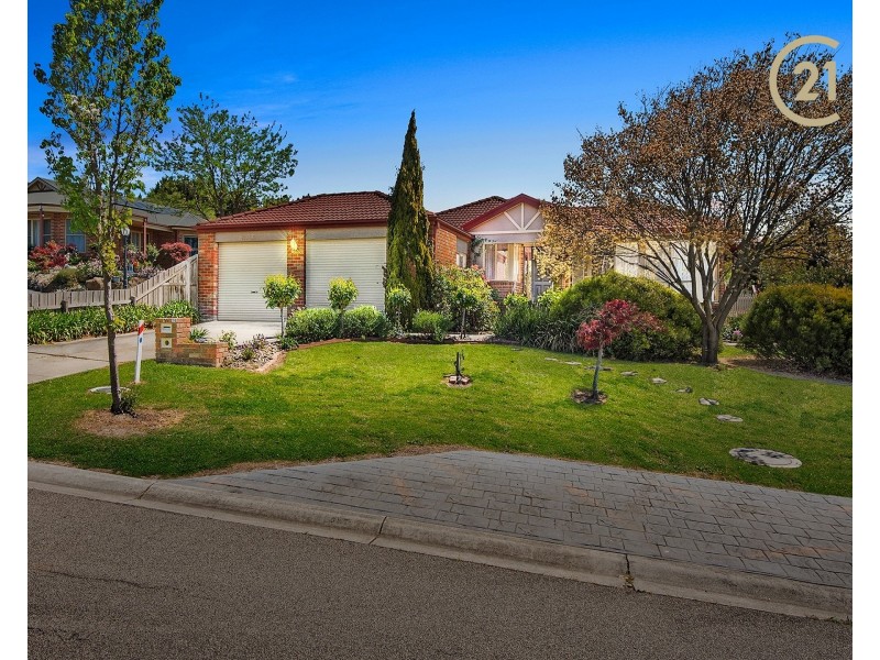 16 Hilltop Close, Narre Warren South VIC 3805