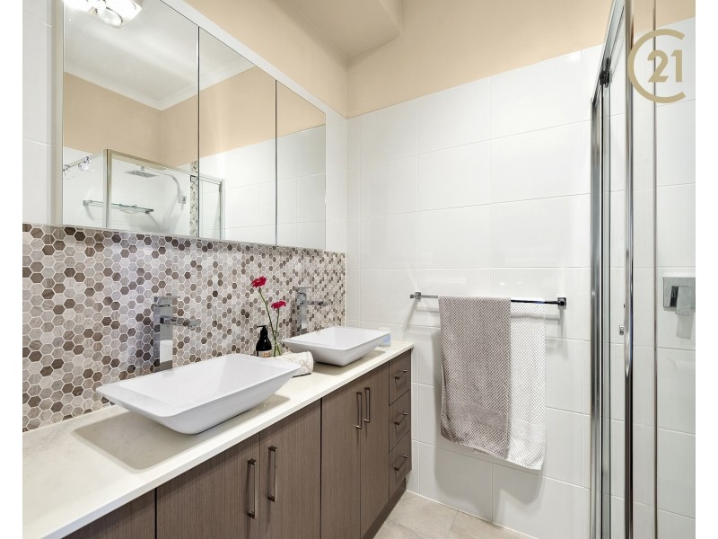 16 Hilltop Close, Narre Warren South VIC 3805