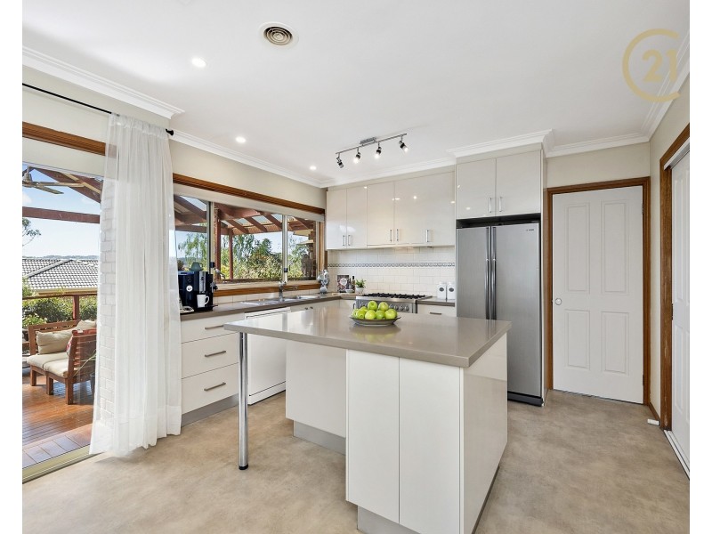 16 Hilltop Close, Narre Warren South VIC 3805