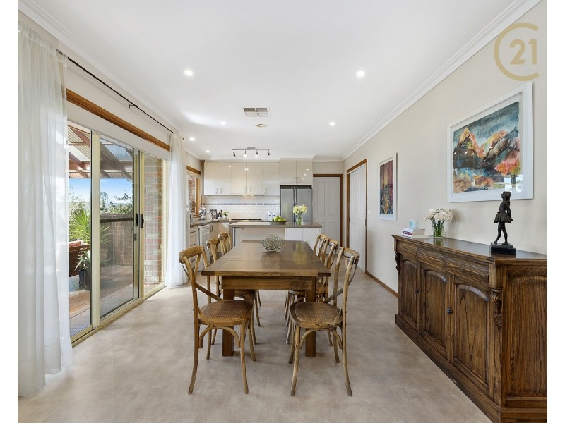 16 Hilltop Close, Narre Warren South VIC 3805