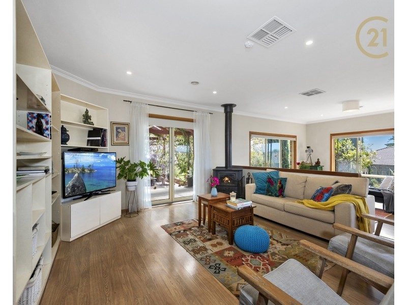 16 Hilltop Close, Narre Warren South VIC 3805