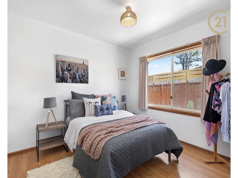 16 Hilltop Close, Narre Warren South VIC 3805