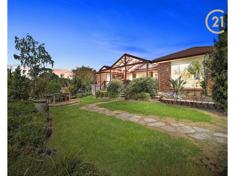 16 Hilltop Close, Narre Warren South VIC 3805