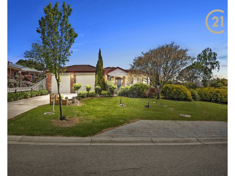 16 Hilltop Close, Narre Warren South VIC 3805