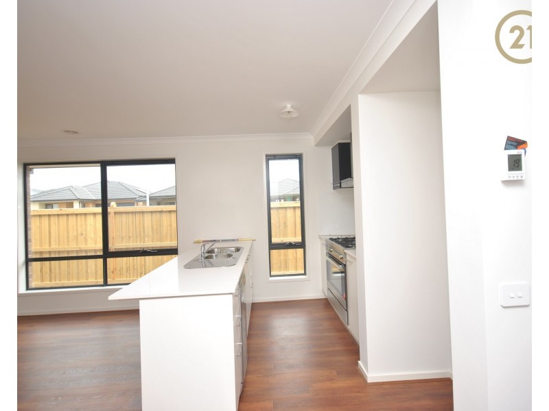 81 Heybridge Street, Clyde VIC 3978