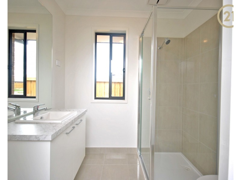 81 Heybridge Street, Clyde VIC 3978