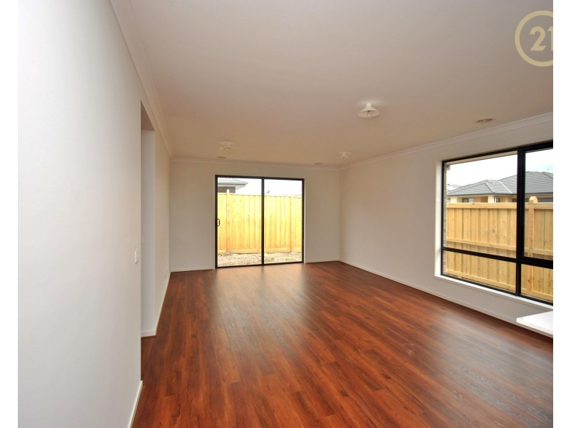 81 Heybridge Street, Clyde VIC 3978