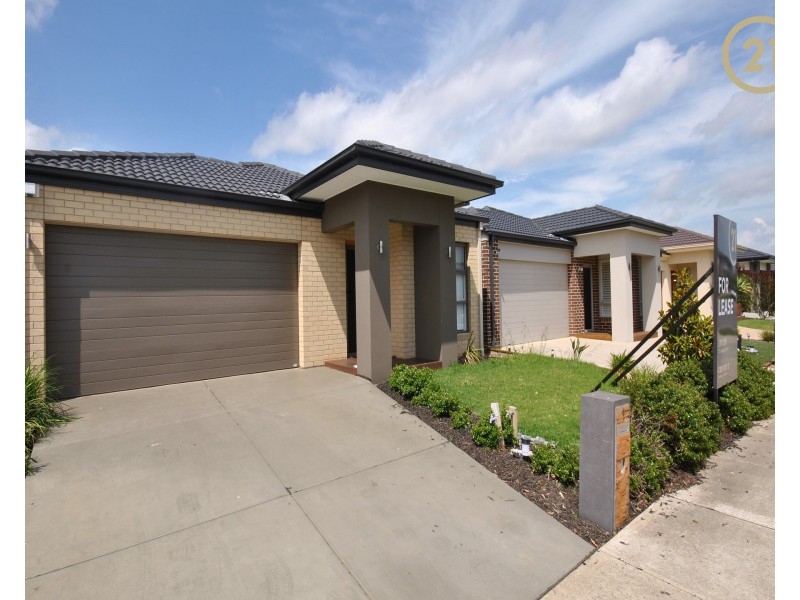 9  Brightstone Drive, Clyde North VIC 3978