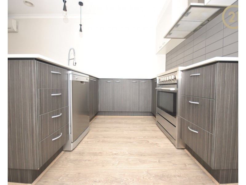 9  Brightstone Drive, Clyde North VIC 3978