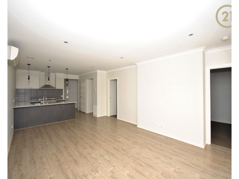 9  Brightstone Drive, Clyde North VIC 3978