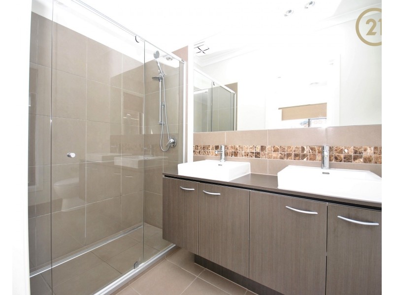 9  Brightstone Drive, Clyde North VIC 3978