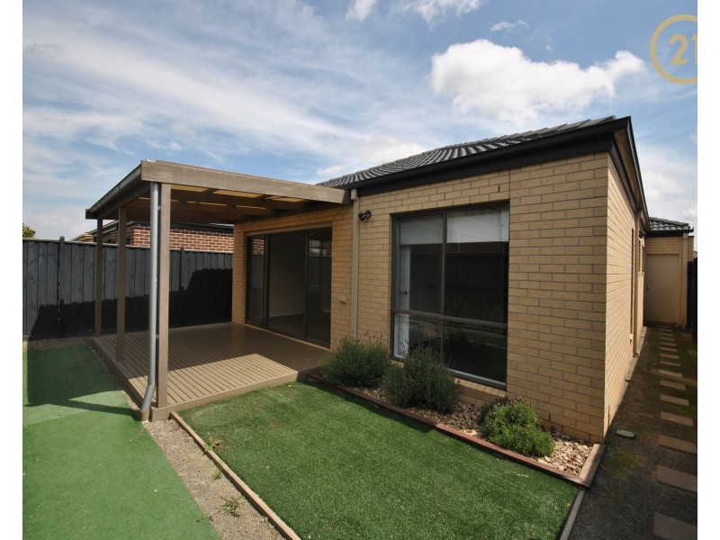 9  Brightstone Drive, Clyde North VIC 3978