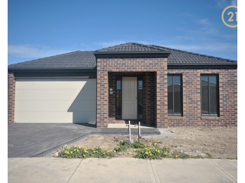 11 Pebblestone Circuit, Clyde North VIC 3978