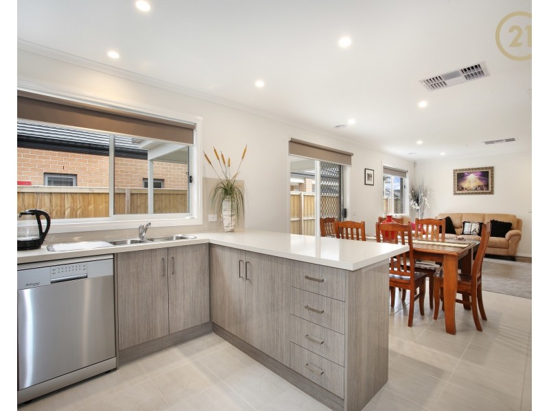 70 Swindale Way, Clyde North VIC 3978