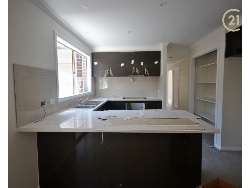 46 Skylark Boulevard, Clyde North VIC 3978