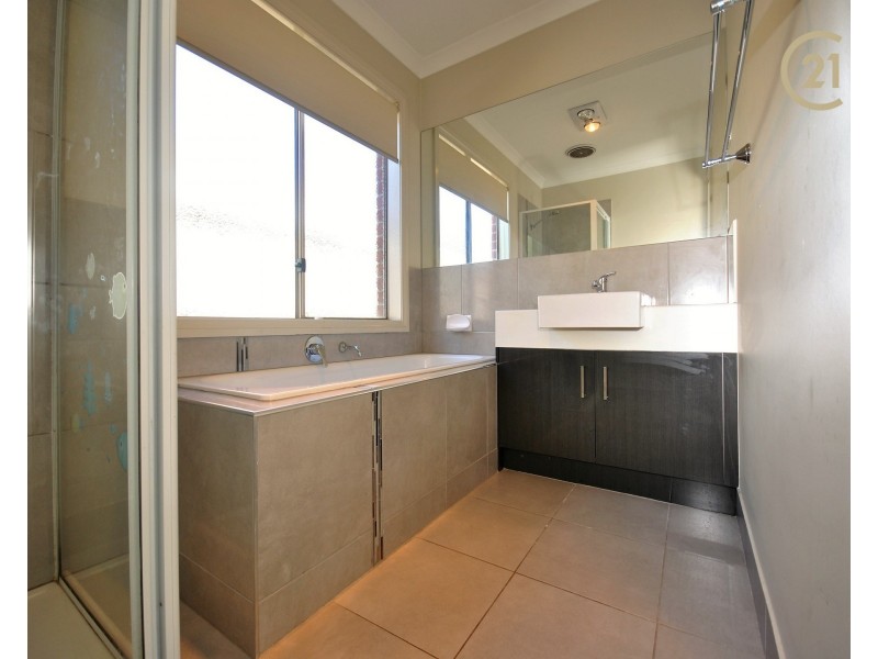 15 Goulburn Street, Cranbourne East VIC 3977