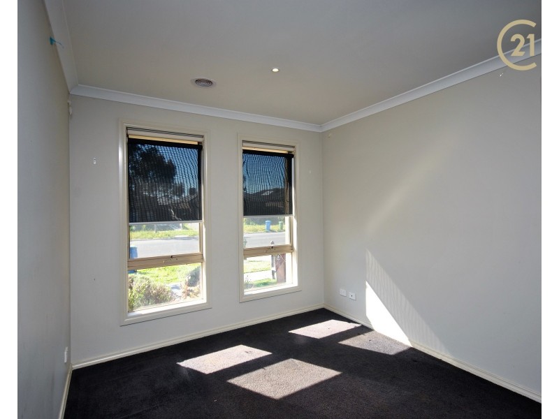 15 Goulburn Street, Cranbourne East VIC 3977