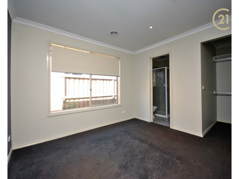 15 Goulburn Street, Cranbourne East VIC 3977