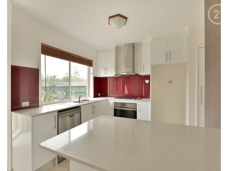 8 Brookville Court, Narre Warren South VIC 3805