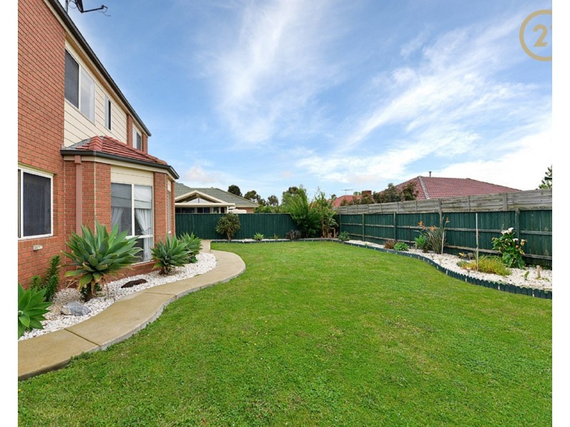 8 Brookville Court, Narre Warren South VIC 3805