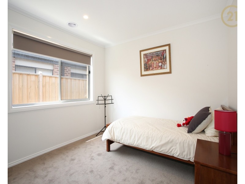 16 Pablo Drive, Clyde North VIC 3978