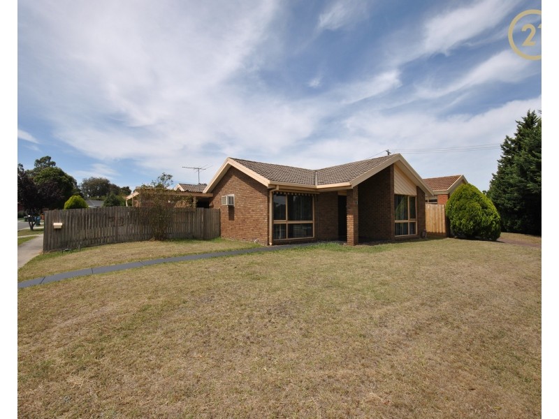 4 County Drive, Berwick VIC 3806