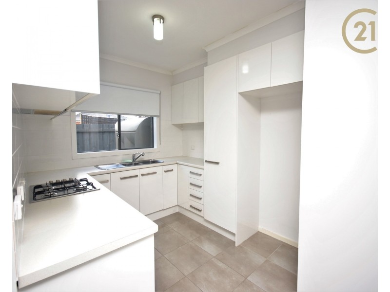 2/12 O’Malley Crescent, Dandenong North VIC 3175