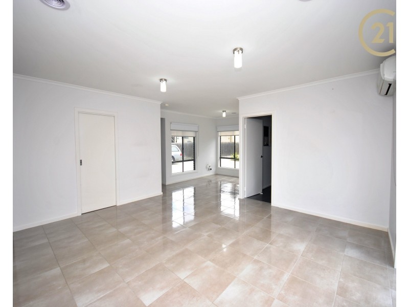 2/12 O’Malley Crescent, Dandenong North VIC 3175