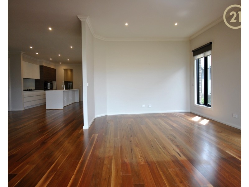 18  Callow Avenue, Clyde North VIC 3978