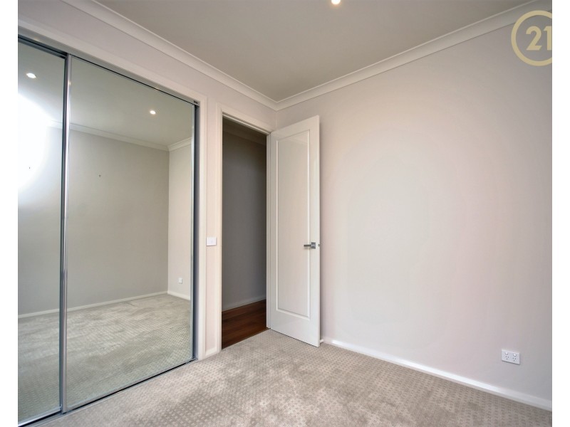 18  Callow Avenue, Clyde North VIC 3978