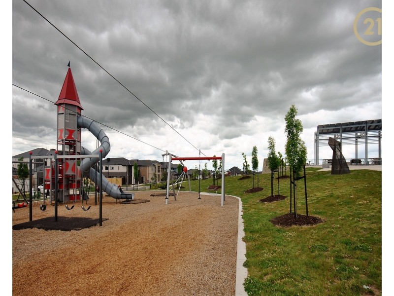 18  Callow Avenue, Clyde North VIC 3978