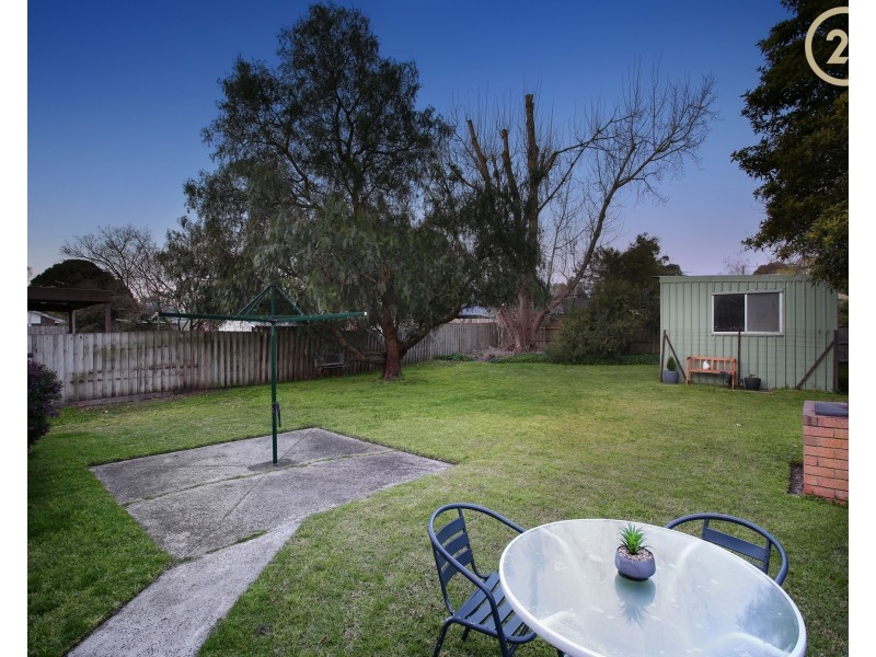 16 Rosalie Avenue, Cranbourne VIC 3977