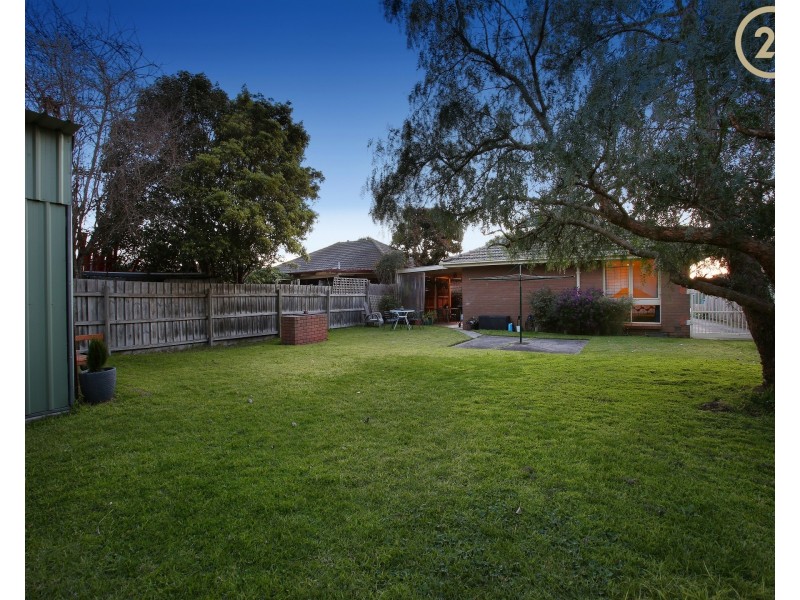 16 Rosalie Avenue, Cranbourne VIC 3977