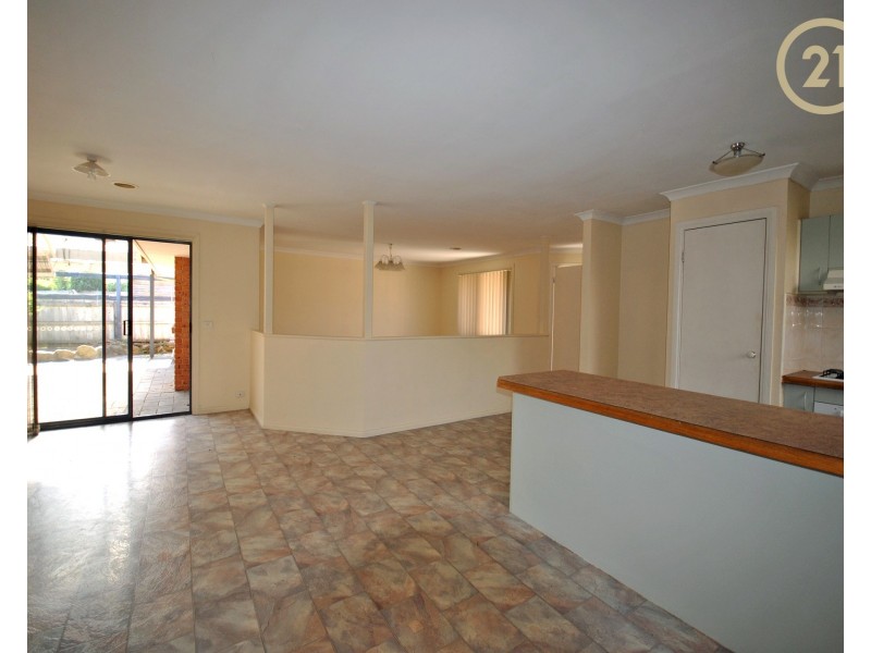 8 Nita Close, Narre Warren VIC 3805