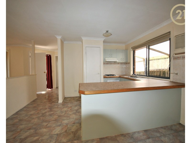 8 Nita Close, Narre Warren VIC 3805