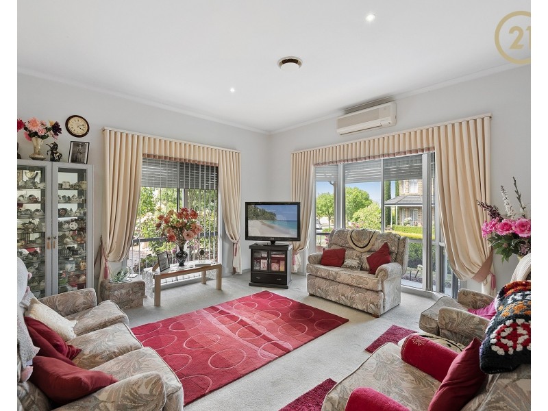 4  Hilltop Close, Narre Warren South VIC 3805