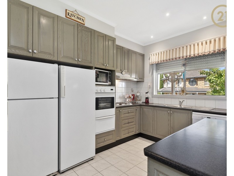 4  Hilltop Close, Narre Warren South VIC 3805