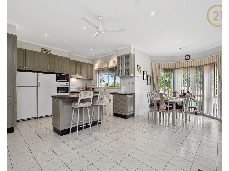 4  Hilltop Close, Narre Warren South VIC 3805