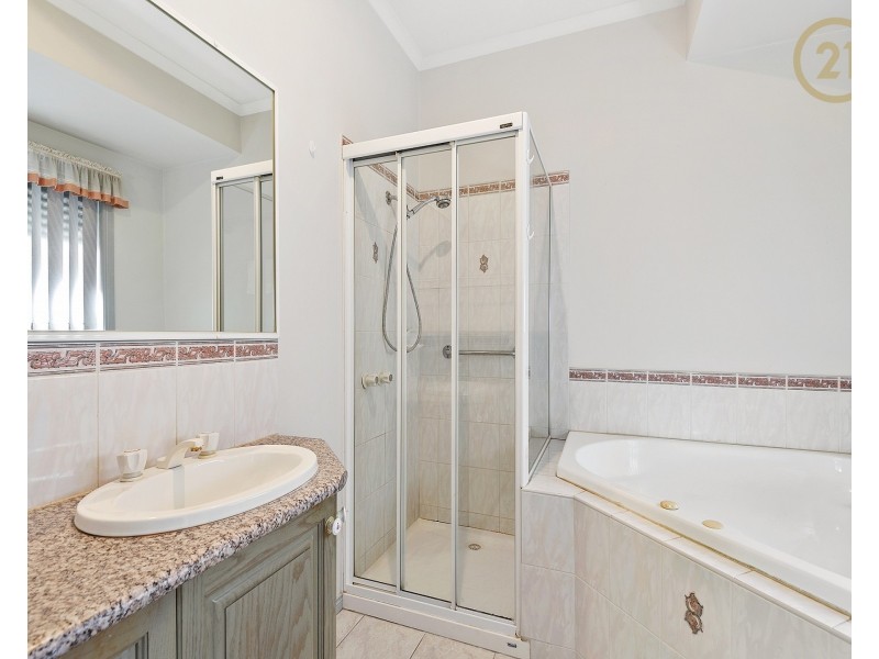 4  Hilltop Close, Narre Warren South VIC 3805