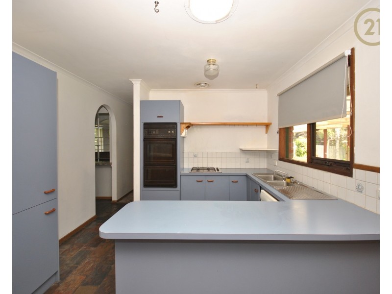 64  Collins Crescent, Berwick VIC 3806