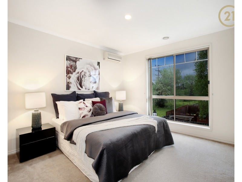 17/12 Grant Close, Berwick VIC 3806