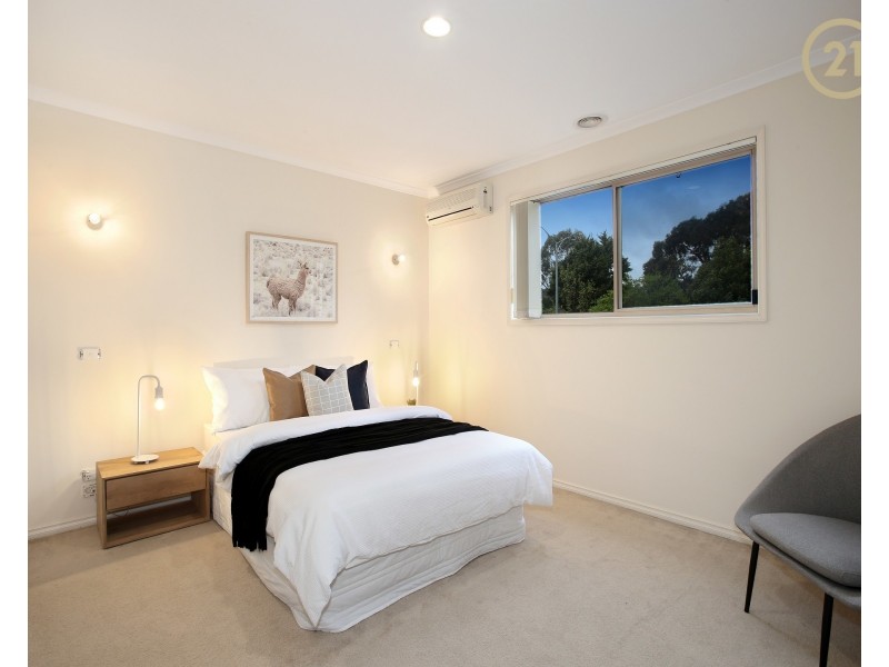 17/12 Grant Close, Berwick VIC 3806
